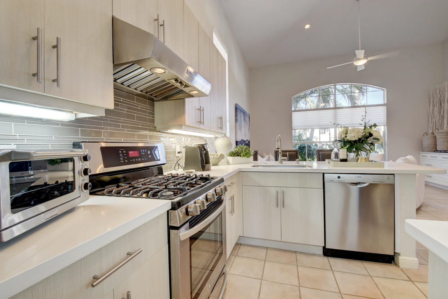 6549 Northwest 42nd Way Boca Raton, FL 33496 - Photo 5 of 7 Kitchen