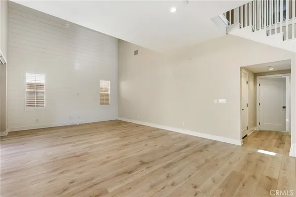 $6,200 | 131 Halworth, Irvine, CA 92618