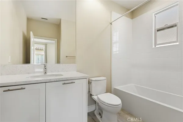 $6,200 | 131 Halworth, Irvine, CA 92618