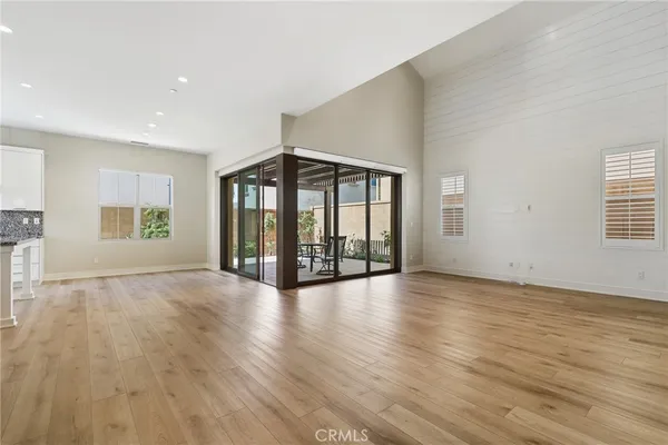 $6,200 | 131 Halworth, Irvine, CA 92618