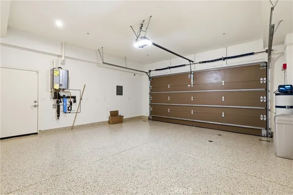 $6,200 | 131 Halworth, Irvine, CA 92618