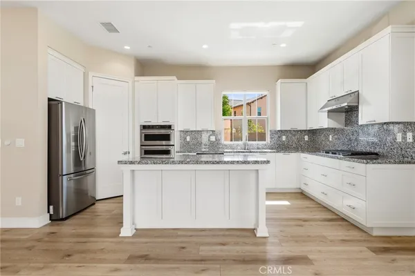 $6,200 | 131 Halworth, Irvine, CA 92618