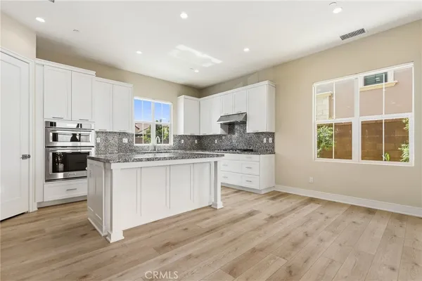 $6,200 | 131 Halworth, Irvine, CA 92618