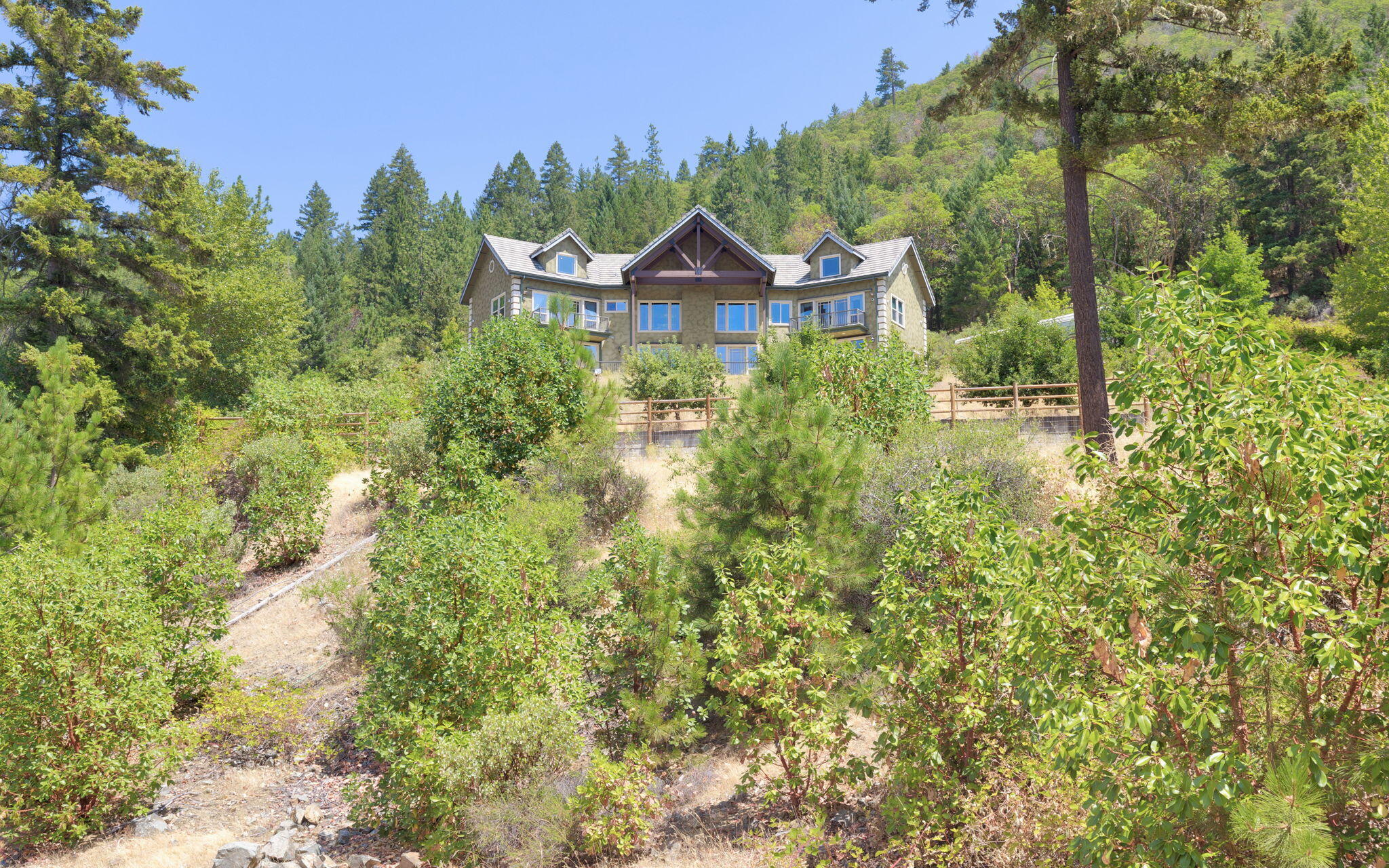7304 North Applegate Road Grants Pass, OR 97527 - Photo 84 of 87 view of home from below driveway.