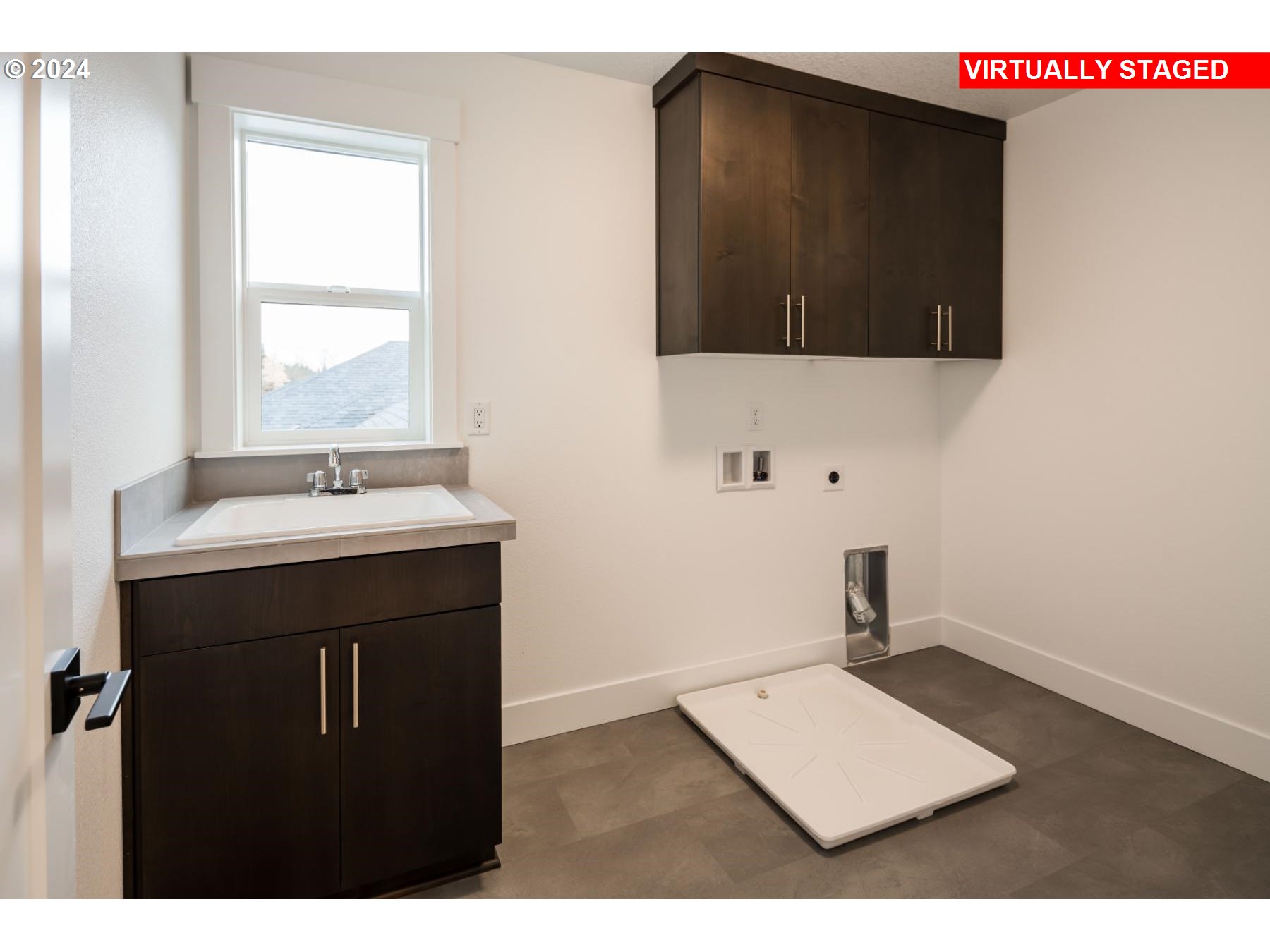 1119 South Mountain Place Ridgefield, WA 98642 - Photo 16 of 17 a bathroom with a sink and a mirror