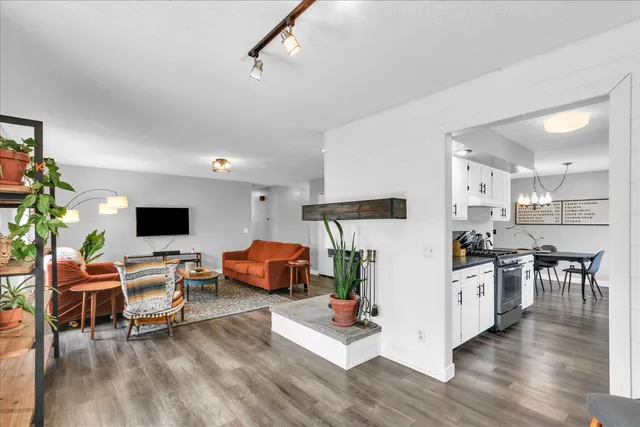 $227,500 | 608 Pomona Drive, Champaign, IL 61822