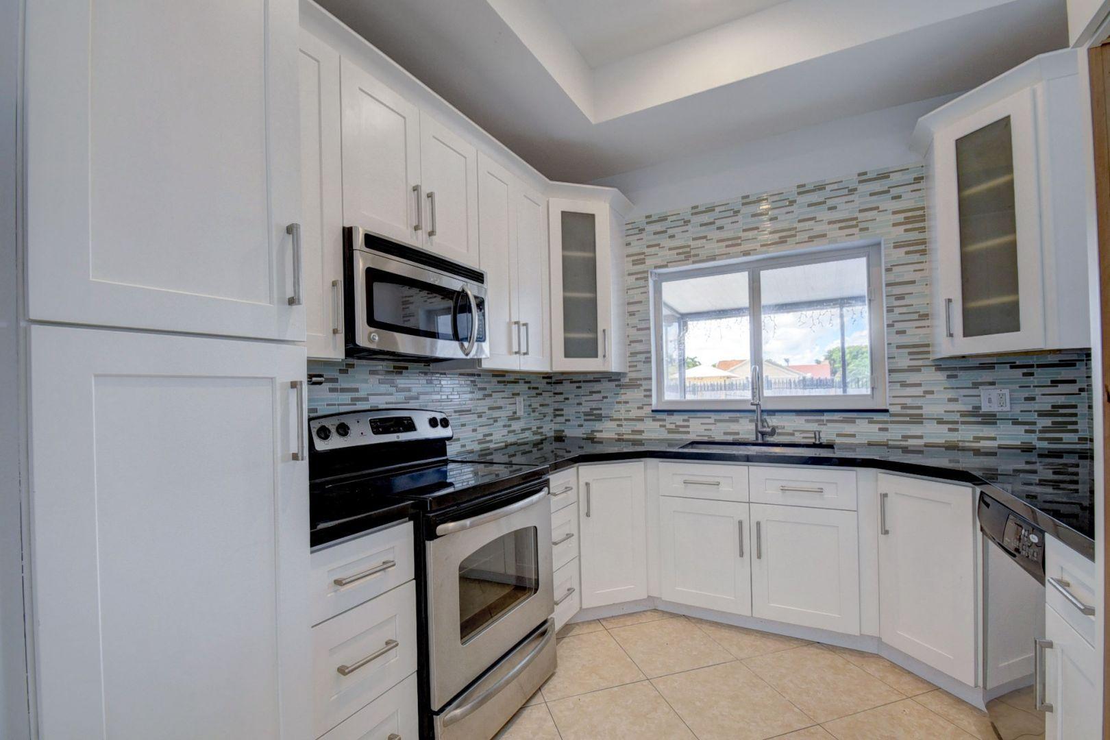 8519 Dynasty Drive Boca Raton, FL 33433 - Photo 19 of 46 24_dsc_7639_40_41_42_43