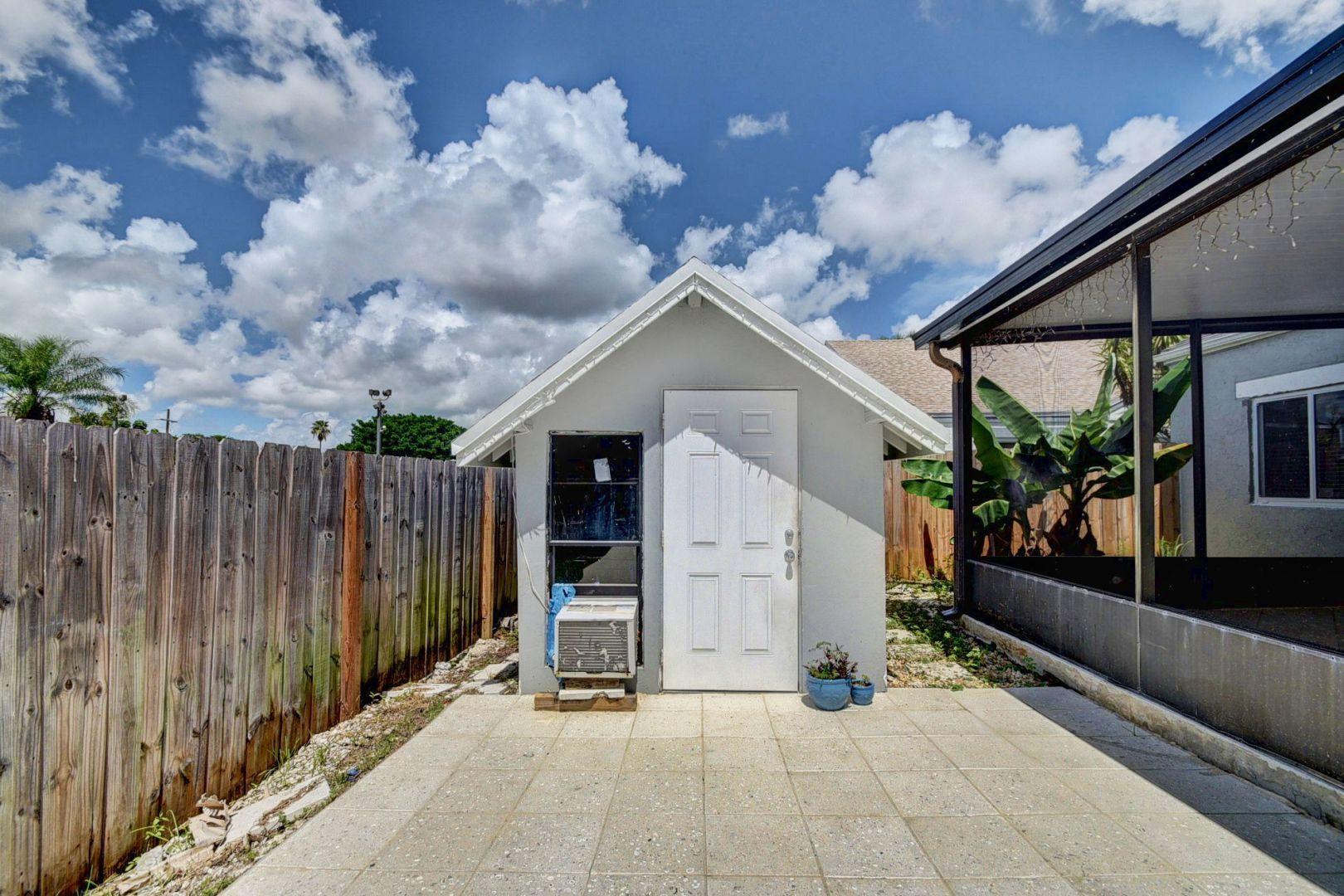 8519 Dynasty Drive Boca Raton, FL 33433 - Photo 43 of 46 48_dsc_7884_5_6_7_8