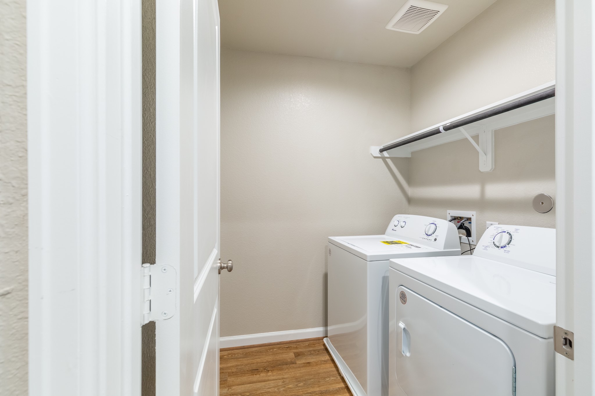 203 Park Place Circle, Unit D Waller, TX 77484 - Photo 13 of 29 a view of bathroom with washing machine