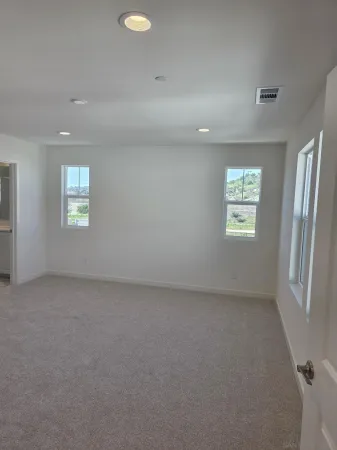 $949,990 | 724 Kingbird Loop, Oceanside, CA 92058