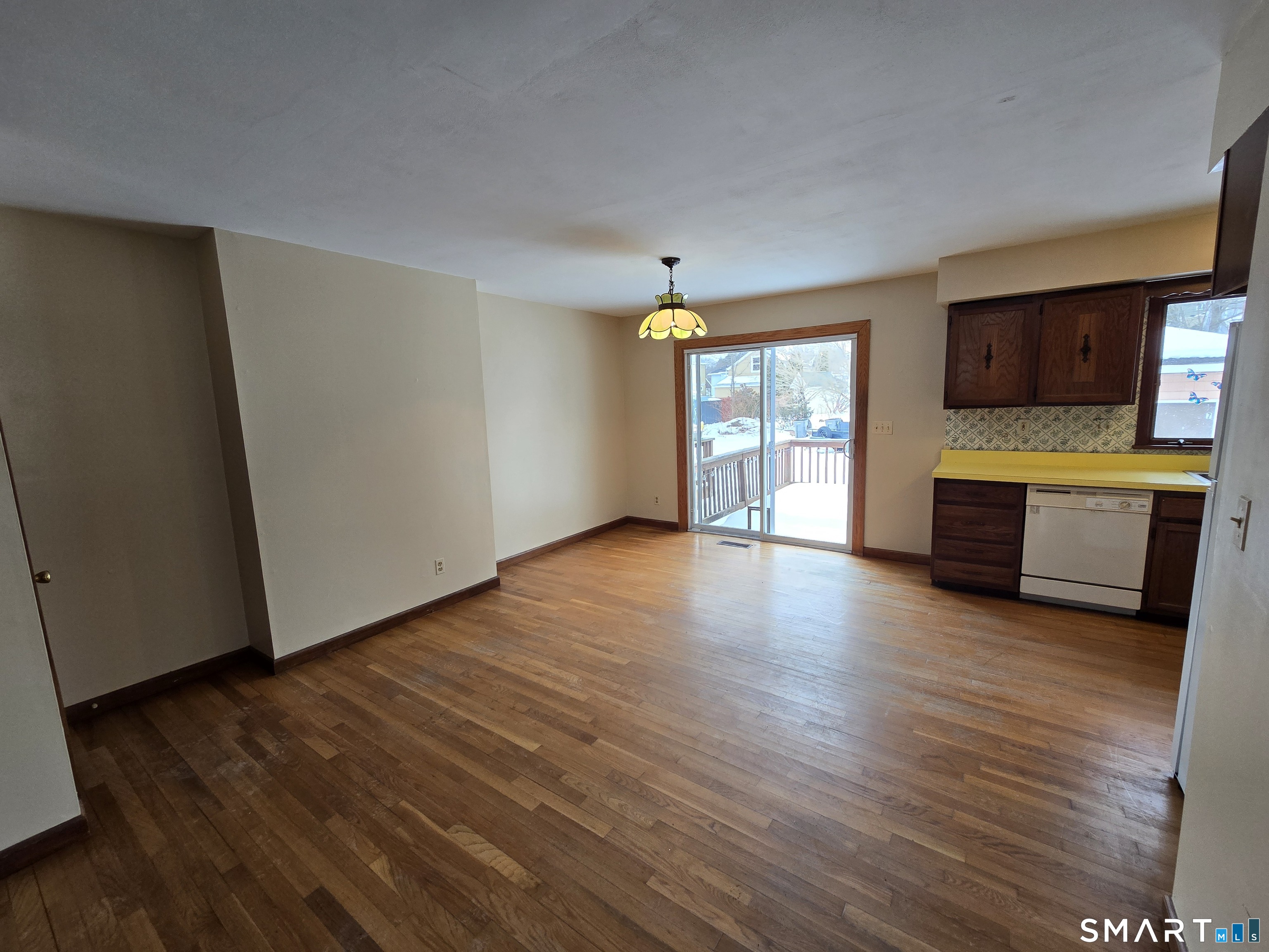 7 Bryson Avenue Seymour, CT 06483 - Photo 4 of 11