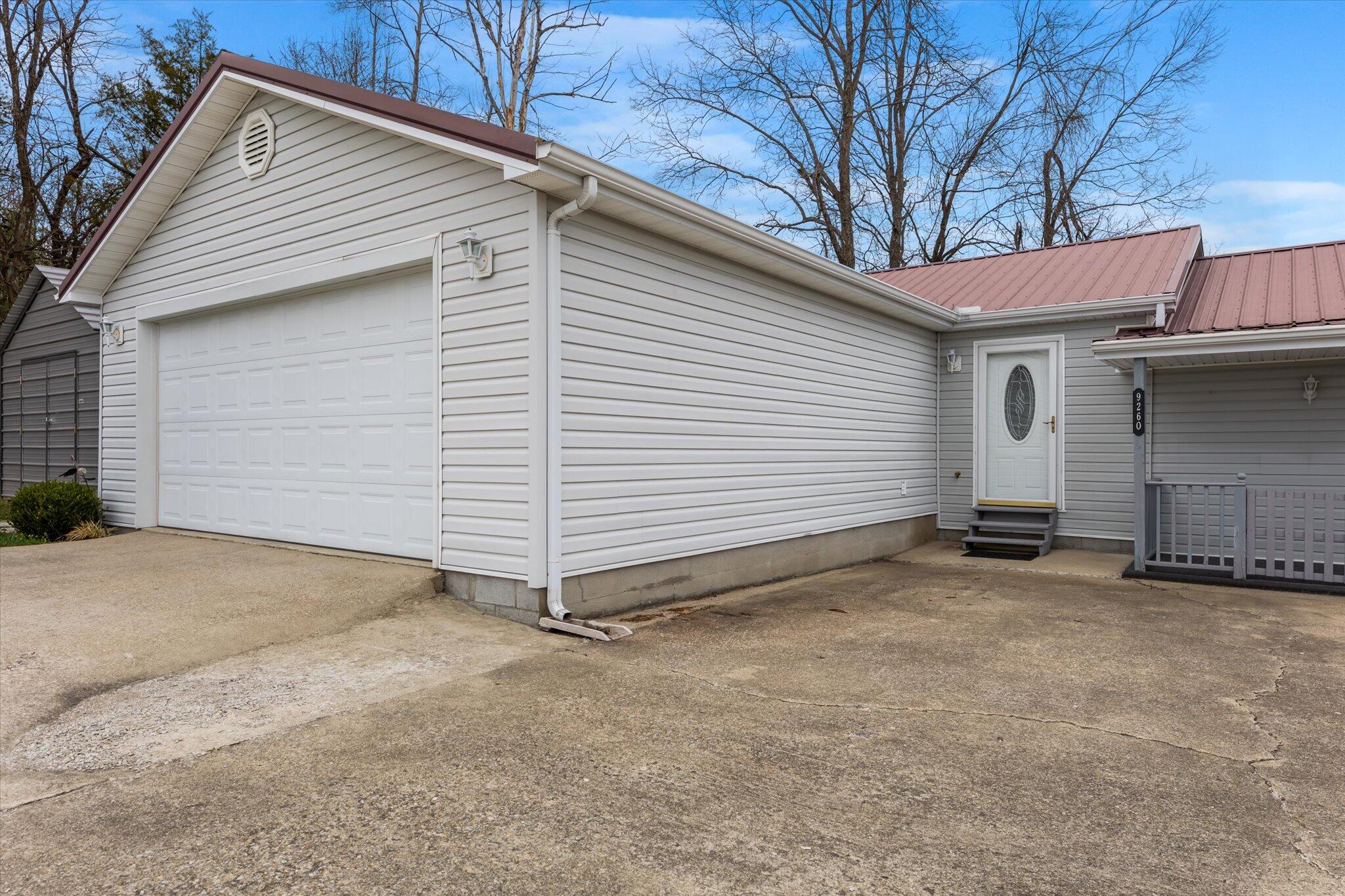 9260 McKee Road Irvine, KY 40336 - Photo 4 of 35 11-IMG_5621