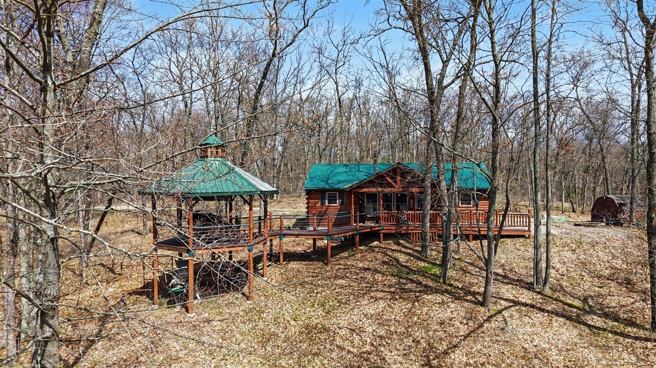94 West Roosevelt Road Bitely, MI 49309 - Photo 2 of 27