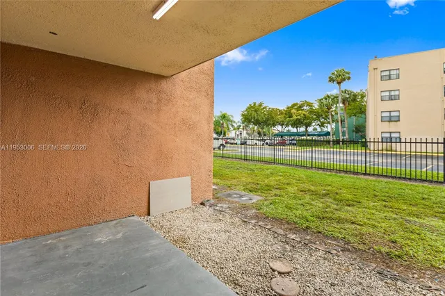 $2,750 | 17500 Northwest 68th Avenue, Unit D1004, Hialeah, FL 33015