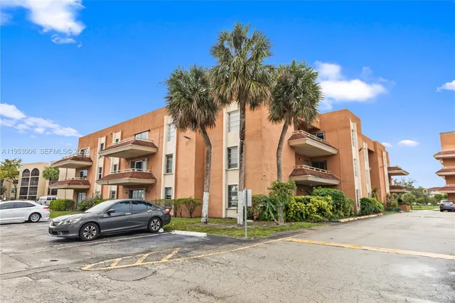 $2,750 | 17500 Northwest 68th Avenue, Unit D1004, Hialeah, FL 33015