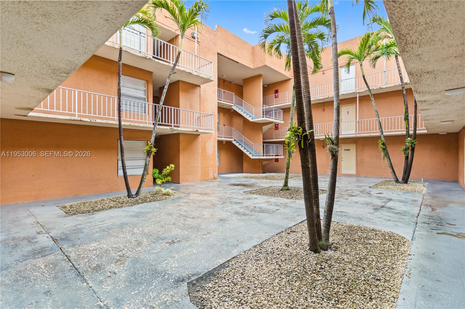 17500 Northwest 68th Avenue, Unit D1004 Hialeah, FL 33015 - Photo 37 of 40