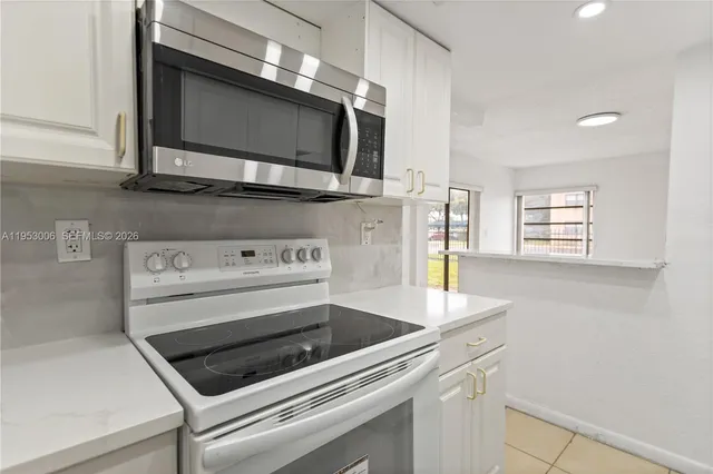 $2,750 | 17500 Northwest 68th Avenue, Unit D1004, Hialeah, FL 33015