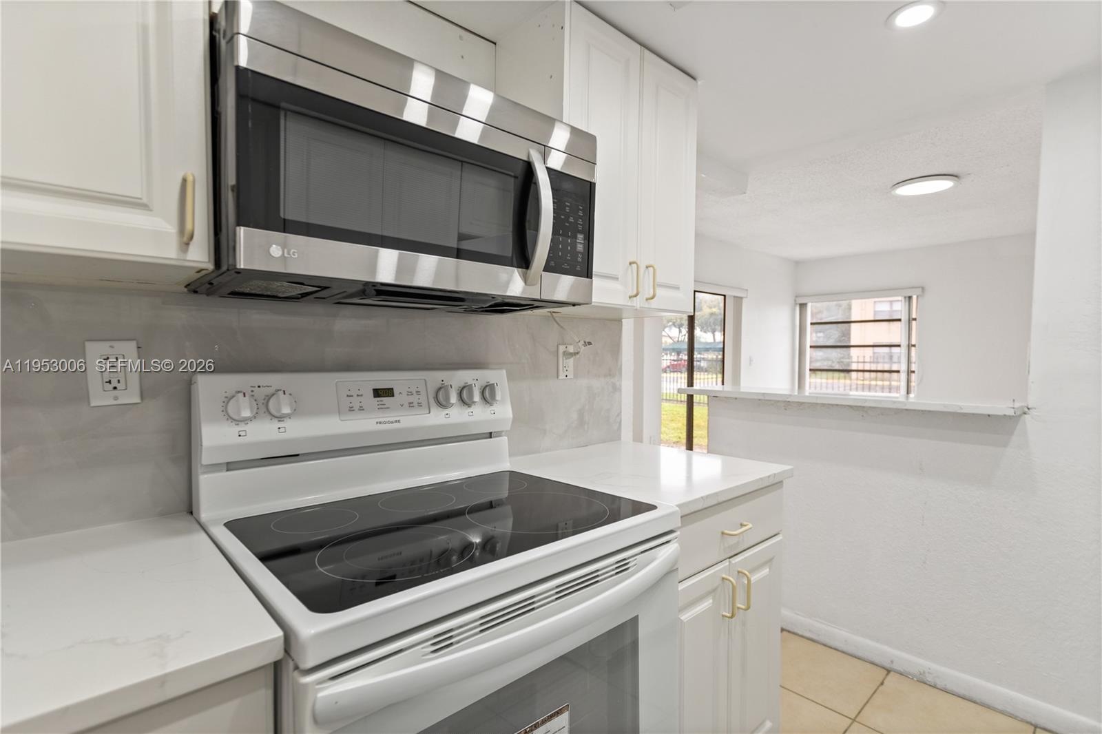 17500 Northwest 68th Avenue, Unit D1004 Hialeah, FL 33015 - Photo 5 of 40