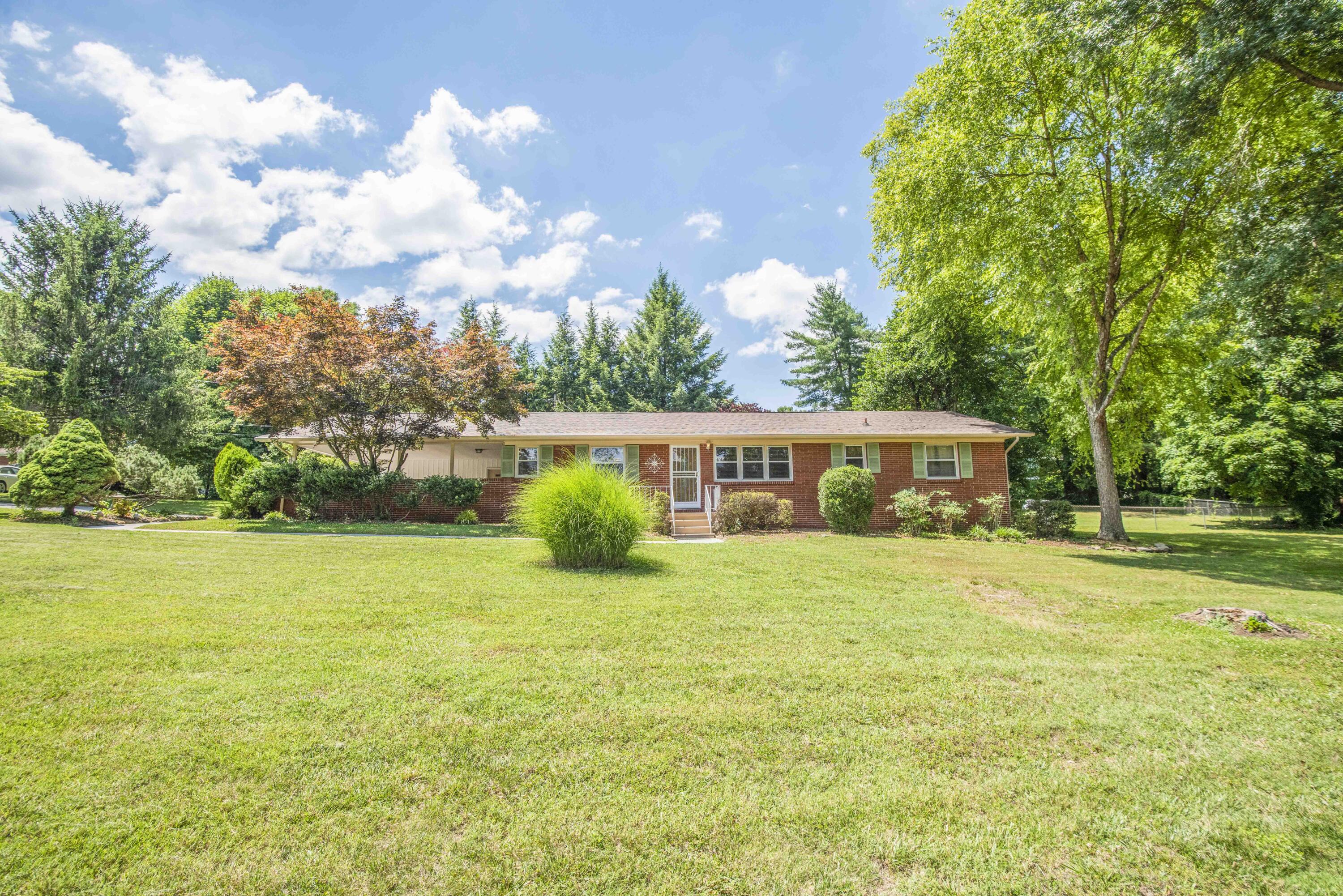 4441 Deerfield Road Knoxville, TN 37921 - Photo 1 of 40 exterior 1_1