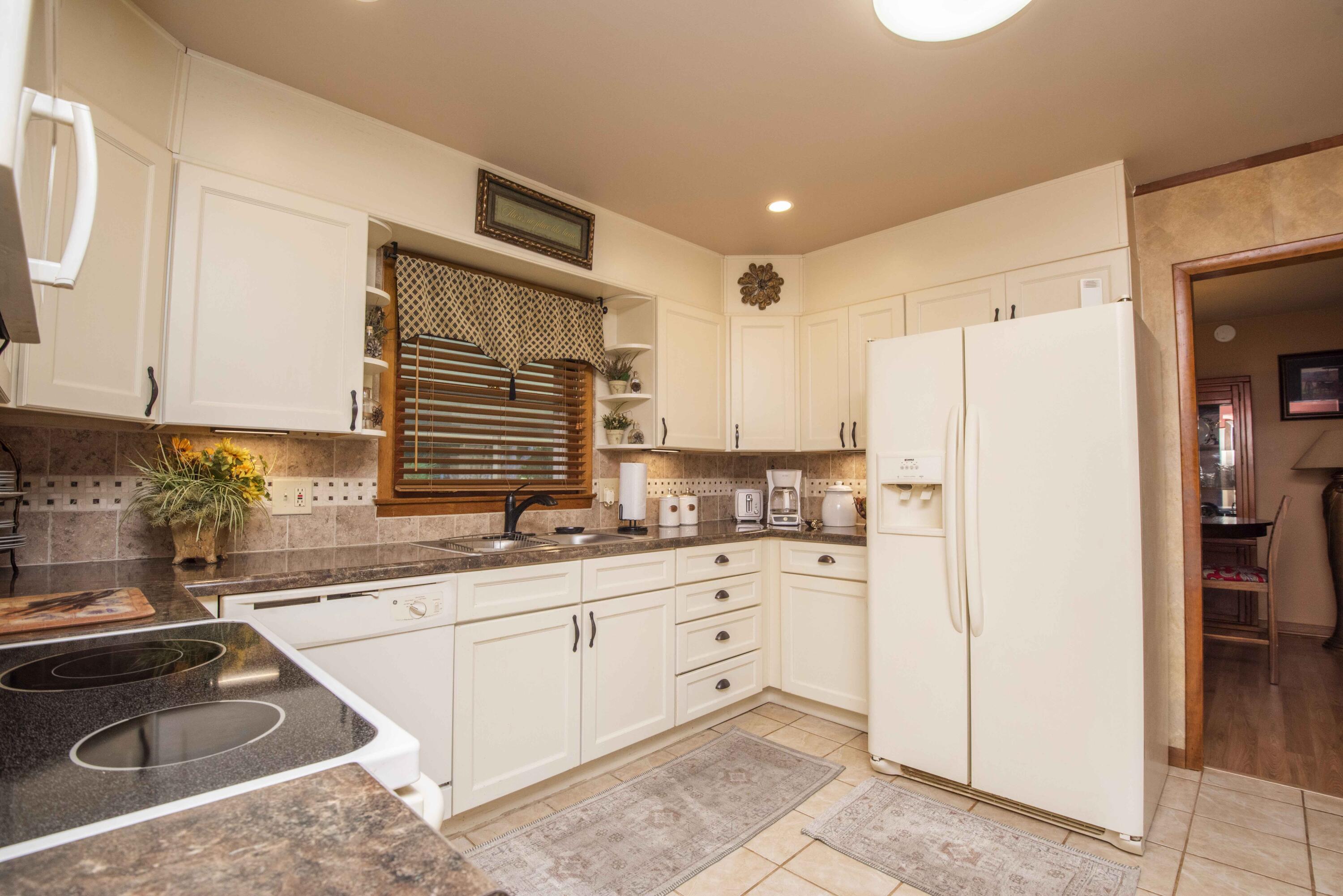 4441 Deerfield Road Knoxville, TN 37921 - Photo 5 of 40 kitchen 2_1