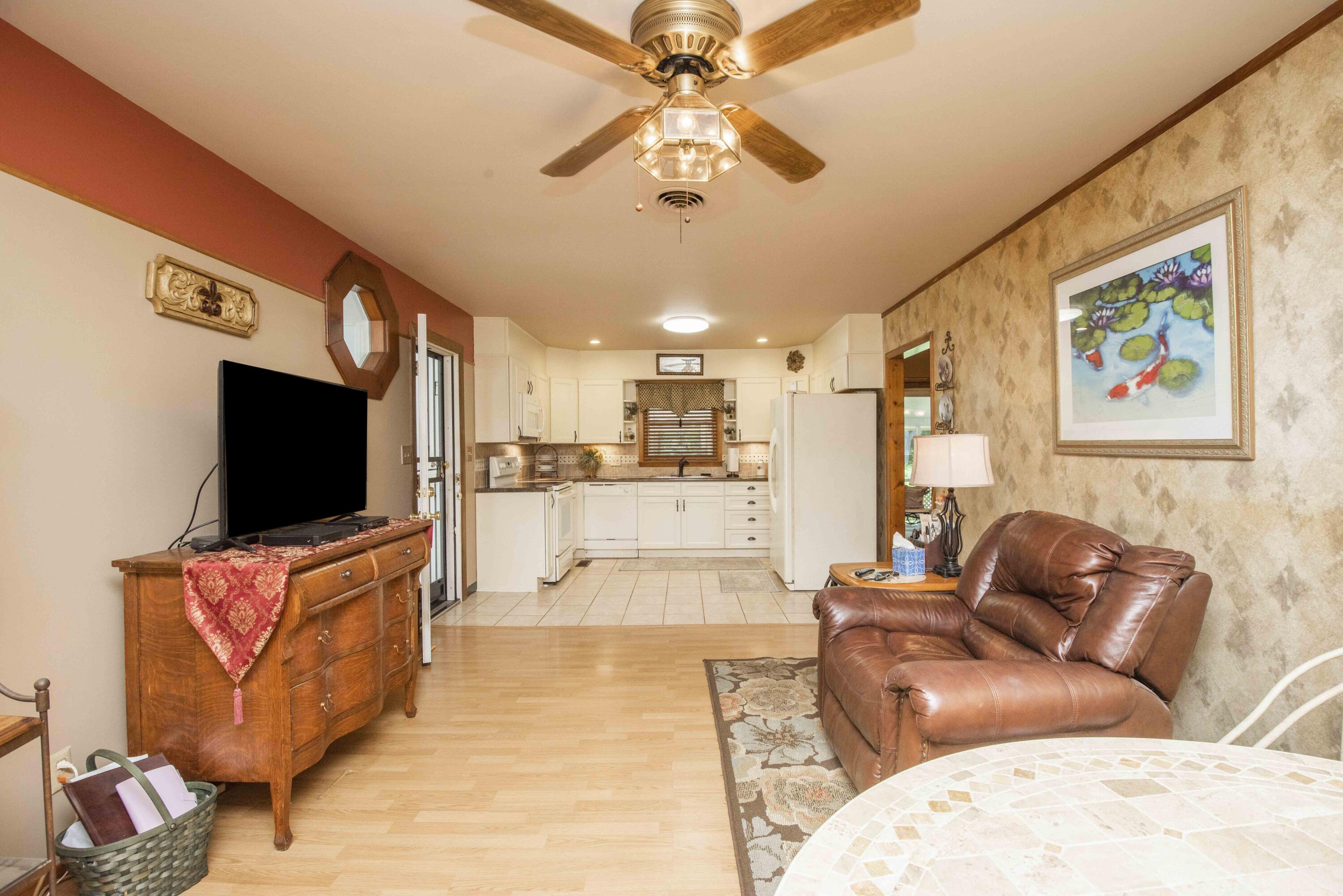 4441 Deerfield Road Knoxville, TN 37921 - Photo 10 of 40 living_1