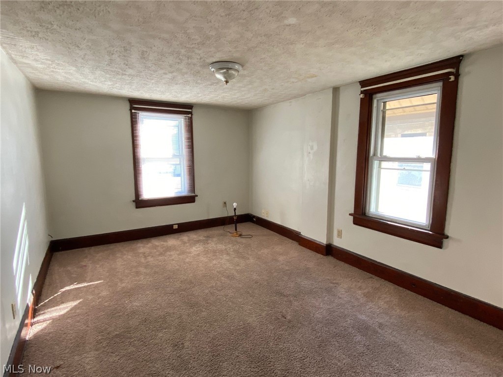 906 Dayton Street Akron, OH 44310 - Photo 20 of 31
