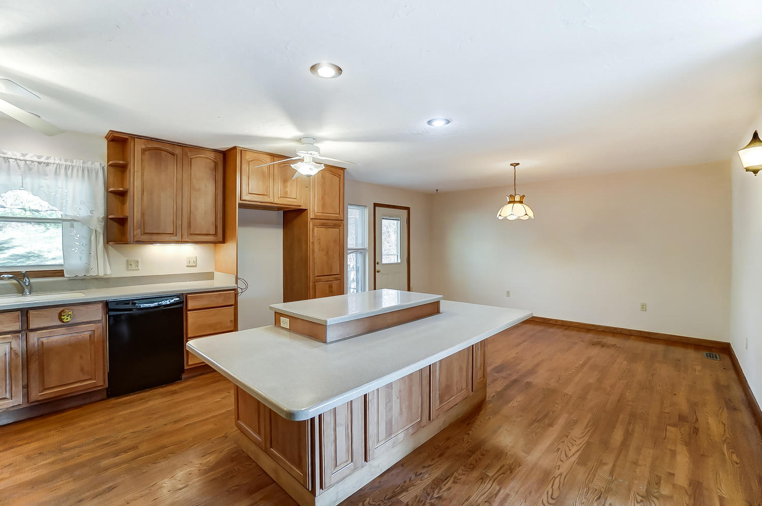 140 Owners Drive Springfield, OH 45502 - Photo 6 of 34