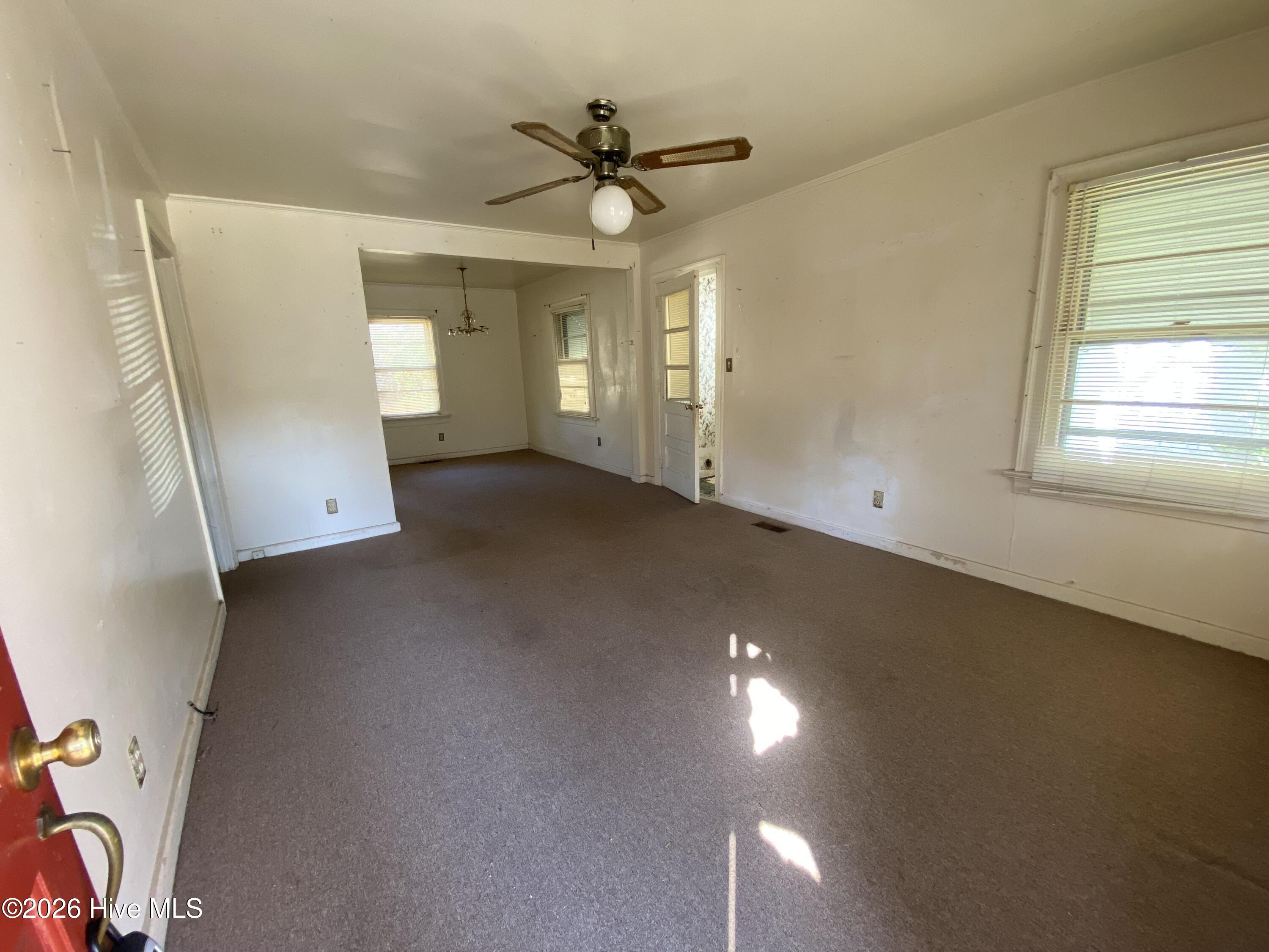 1007 West Washington Avenue Kinston, NC 28501 - Photo 9 of 20 IMG_9051