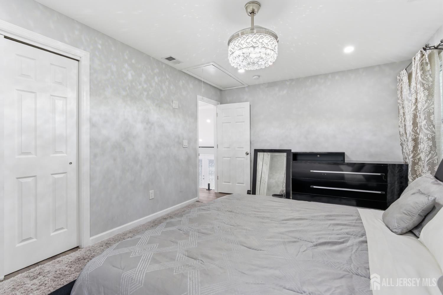 6 Whitewood Road Edison, NJ 08820 - Photo 24 of 37