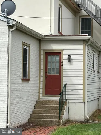 $1,200 | 5 South State Street, Dover, DE 19901