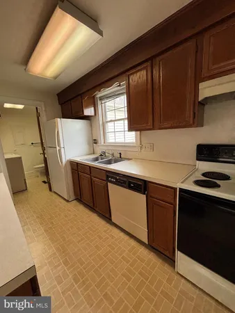 $1,200 | 5 South State Street, Dover, DE 19901