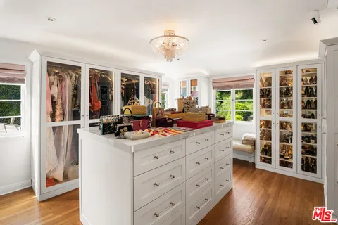 $8,995,000 | 760 North Beverly Glen Boulevard, Los Angeles, CA 90077