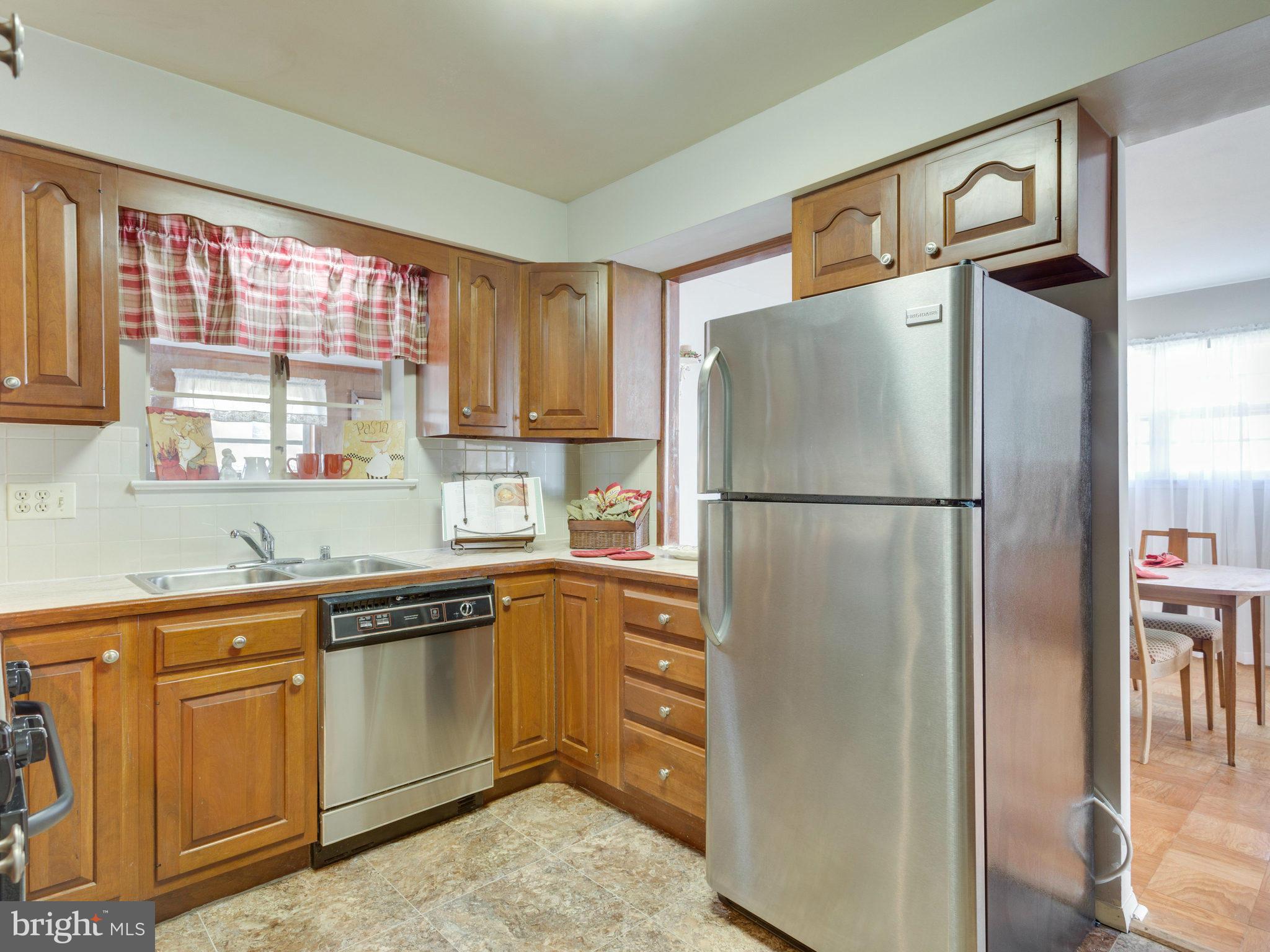 5416 Gainesville Road Springfield, VA 22151 - Photo 11 of 28 Kitchen