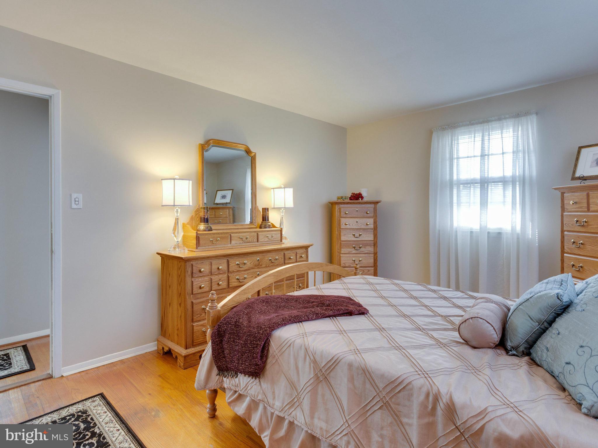 5416 Gainesville Road Springfield, VA 22151 - Photo 17 of 28 Bedroom (Master)