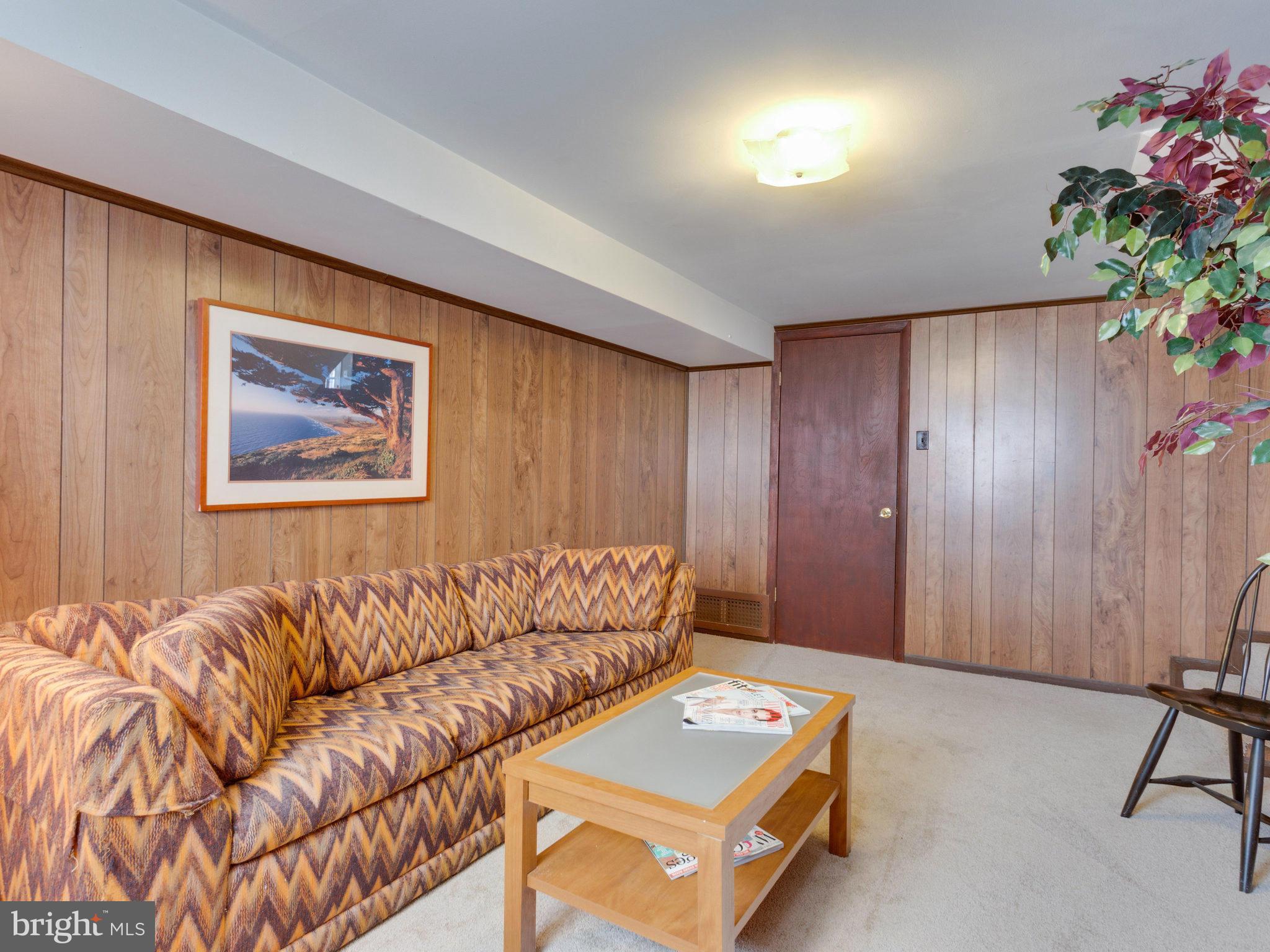 5416 Gainesville Road Springfield, VA 22151 - Photo 22 of 28 Family Room