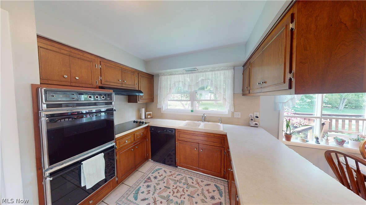 9563 Whitewood Road Brecksville, OH 44141 - Photo 10 of 31 Kitchen