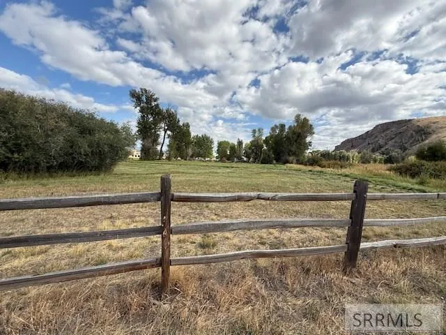 $299,999 | 4554 Highway 93, Mackay, ID 83251