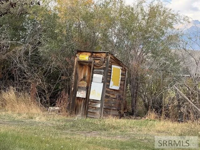 $299,999 | 4554 Highway 93, Mackay, ID 83251