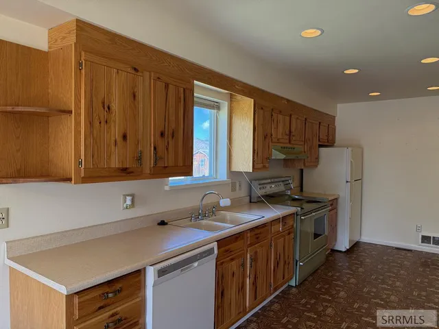 $299,999 | 4554 Highway 93, Mackay, ID 83251