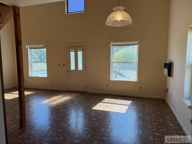 $299,999 | 4554 Highway 93, Mackay, ID 83251