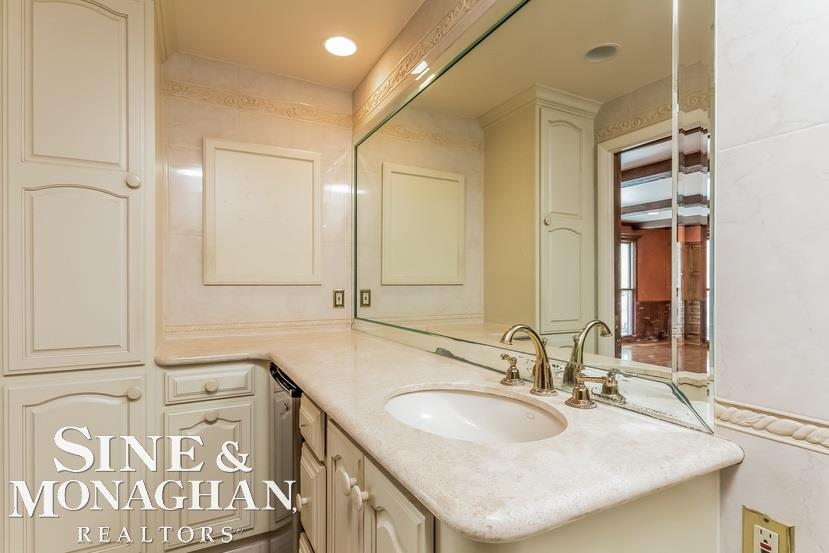 21 Hawthorne Road Grosse Pointe Shores, MI 48236 - Photo 39 of 80