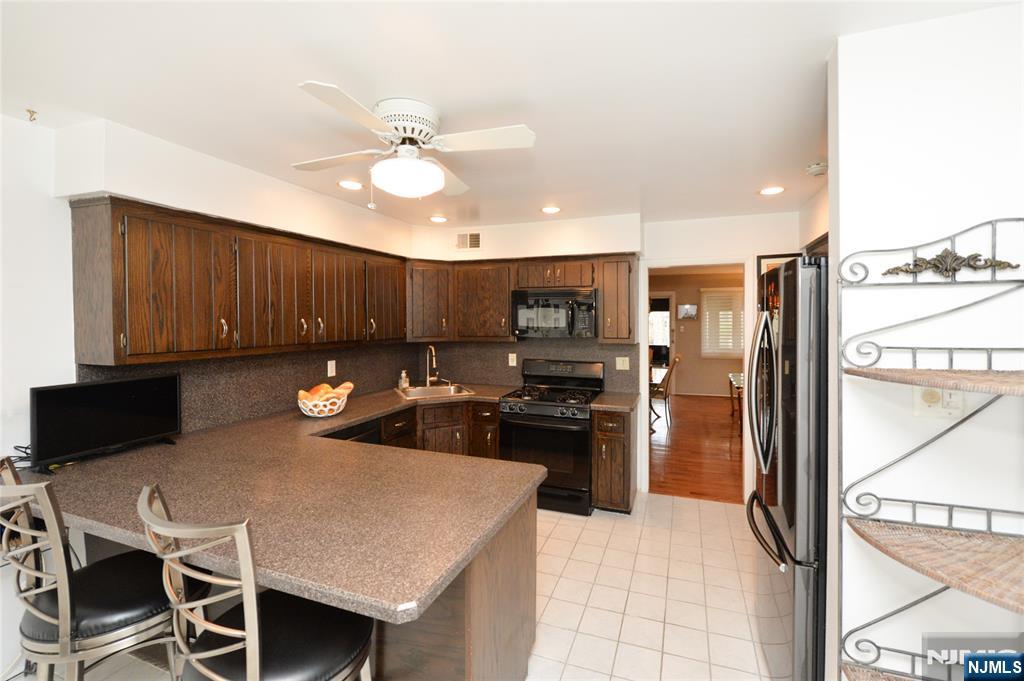 6 Romopock Court, Unit 6 Mahwah, NJ 07430 - Photo 8 of 25
