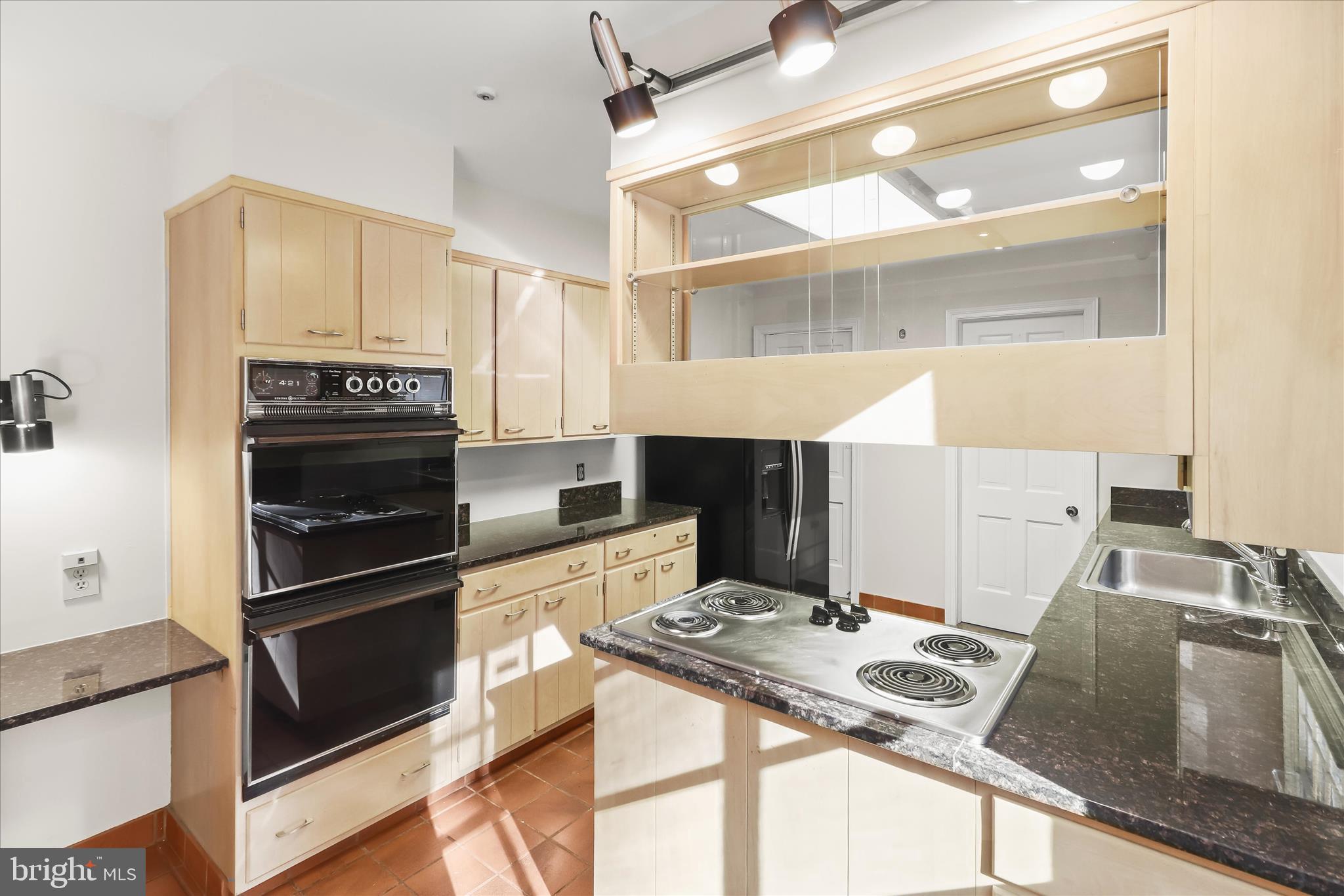 2550 Pickwick Road Baltimore, MD 21207 - Photo 23 of 65 Kitchen