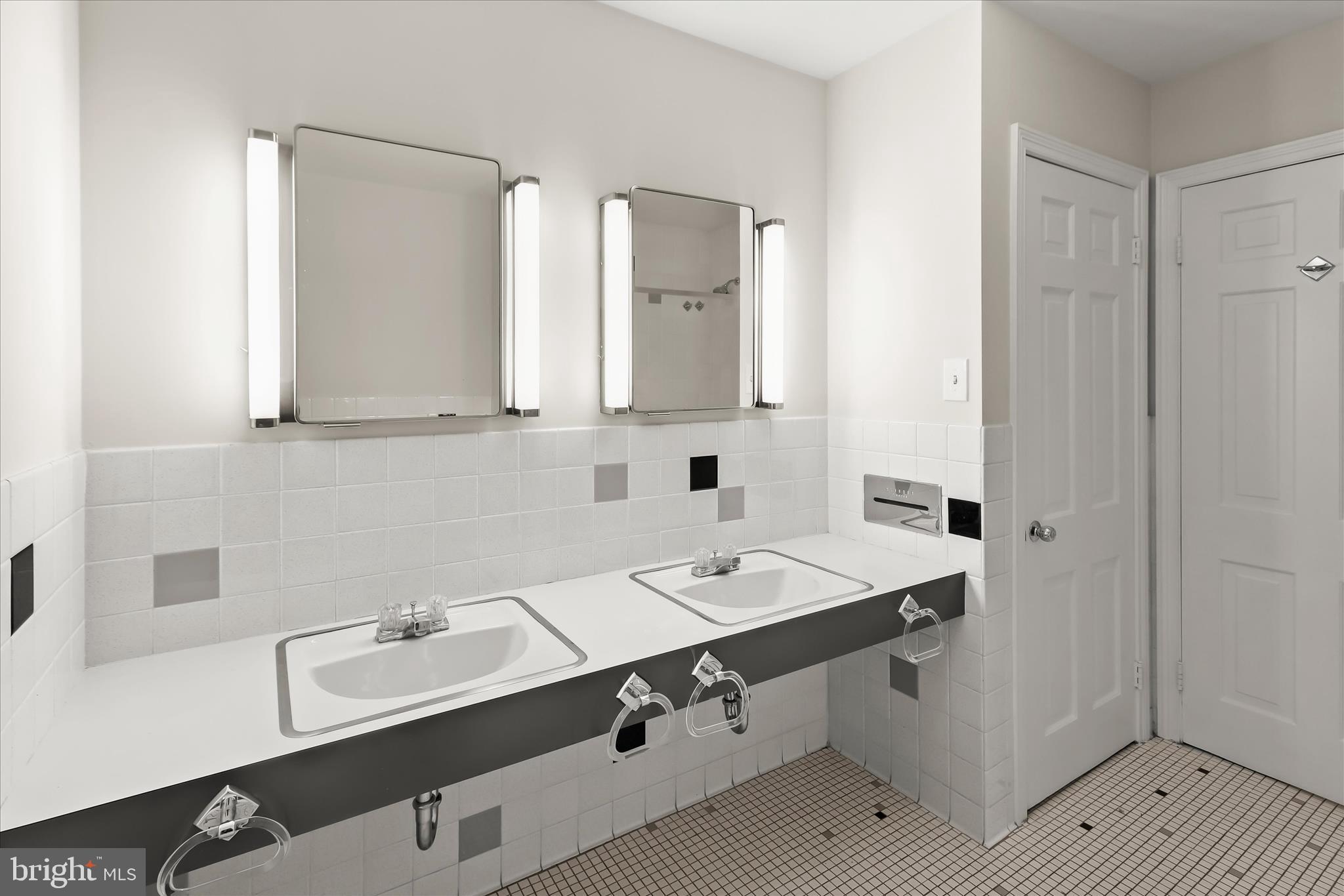 2550 Pickwick Road Baltimore, MD 21207 - Photo 43 of 65 Full Bath