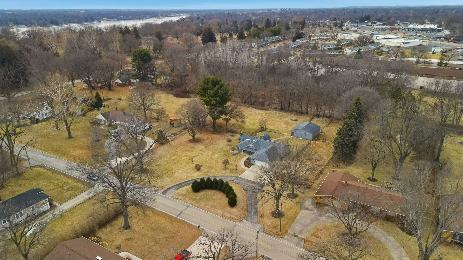 1307 Sinnissippi Road Sterling, IL 61081 - Photo 6 of 33