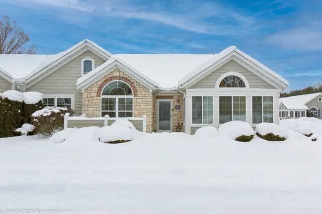 $425,000 | 2811 Villa Lane, Benton Harbor, MI 49022