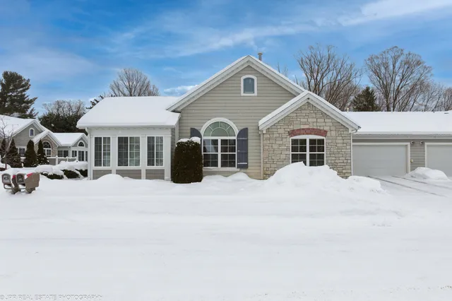 $425,000 | 2811 Villa Lane, Benton Harbor, MI 49022