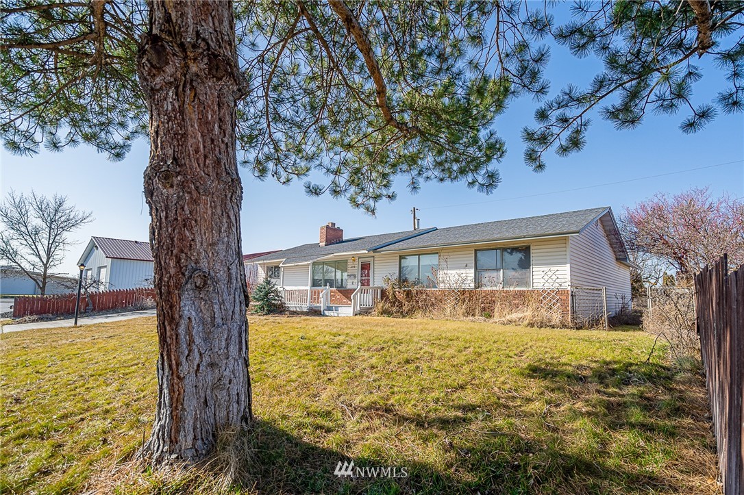 240 North Earl Road Moses Lake, WA 98837 - Photo 3 of 33 Gallery Image 3