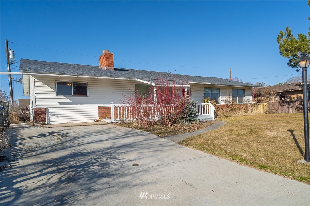 240 North Earl Road Moses Lake, WA 98837 - Photo 4 of 33 Gallery Image 4