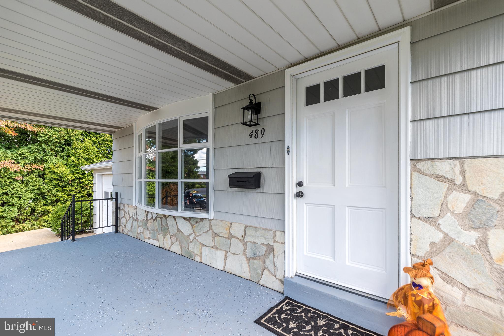 489 Valley Road Warminster, PA 18974 - Photo 3 of 30